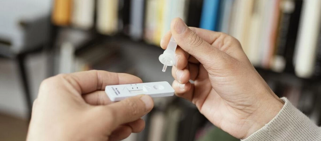 Στα φαρμακεία σήμερα τα self test - Πότε θα είναι διαθέσιμα - Η σειρά προτεραιότητας